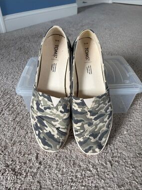 Toms Women's Camo Slip-On Flats in Olive and Tan